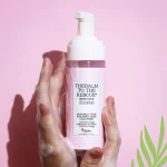 THE BALM Nettoyant moussant pour le visage à l'huile d'arbre de Moringa – Image 3