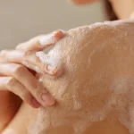 AHA-BHA-PHA 30 DAYS MIRACLE ACNE CLEAR BODY CLEANSER 400g – Image 4